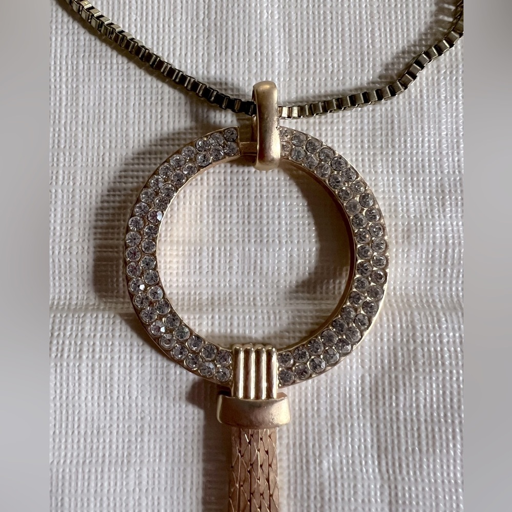 Unique long necklace!